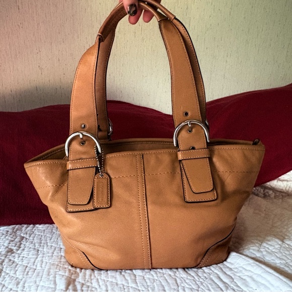 Coach Handbags - Vintage coach 2004 soho mini buckle bucket tote tan and silver leather purse